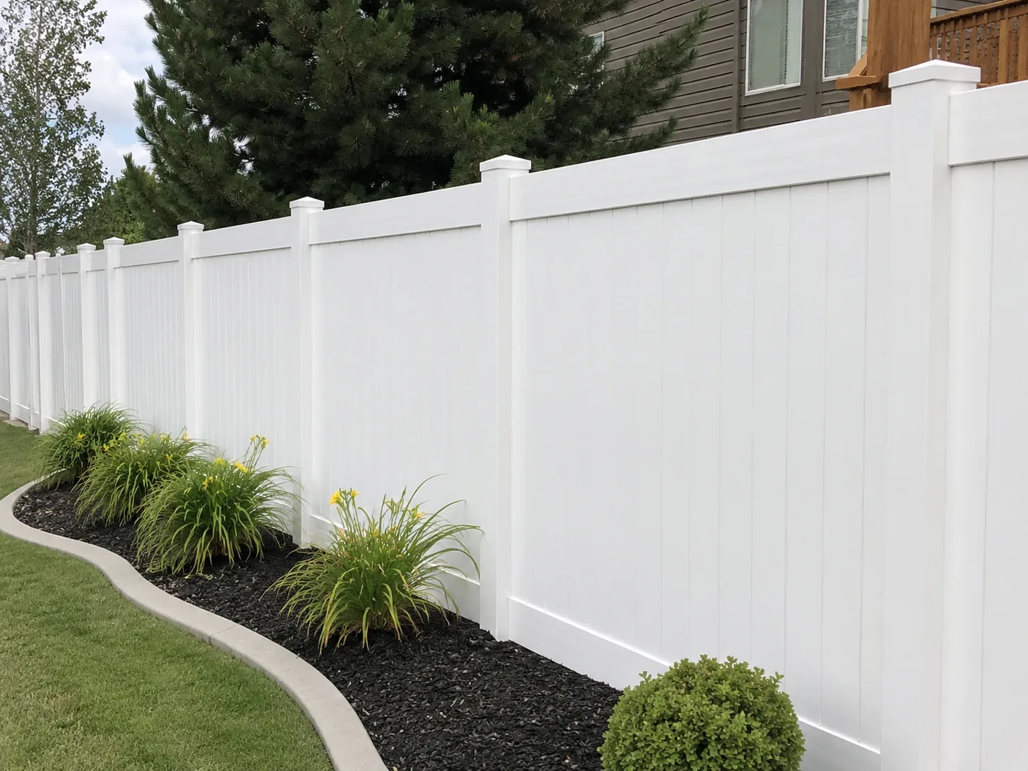 low-maintenance PVC garden fence in Botany Downs, Auckland