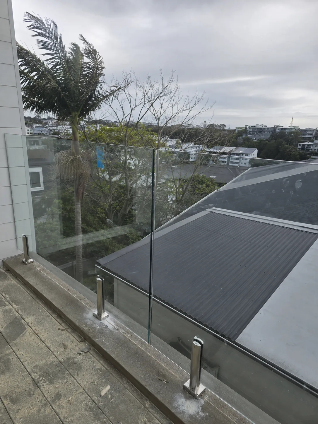glass screen for an elevated terrace in Ponsonby, Auckland