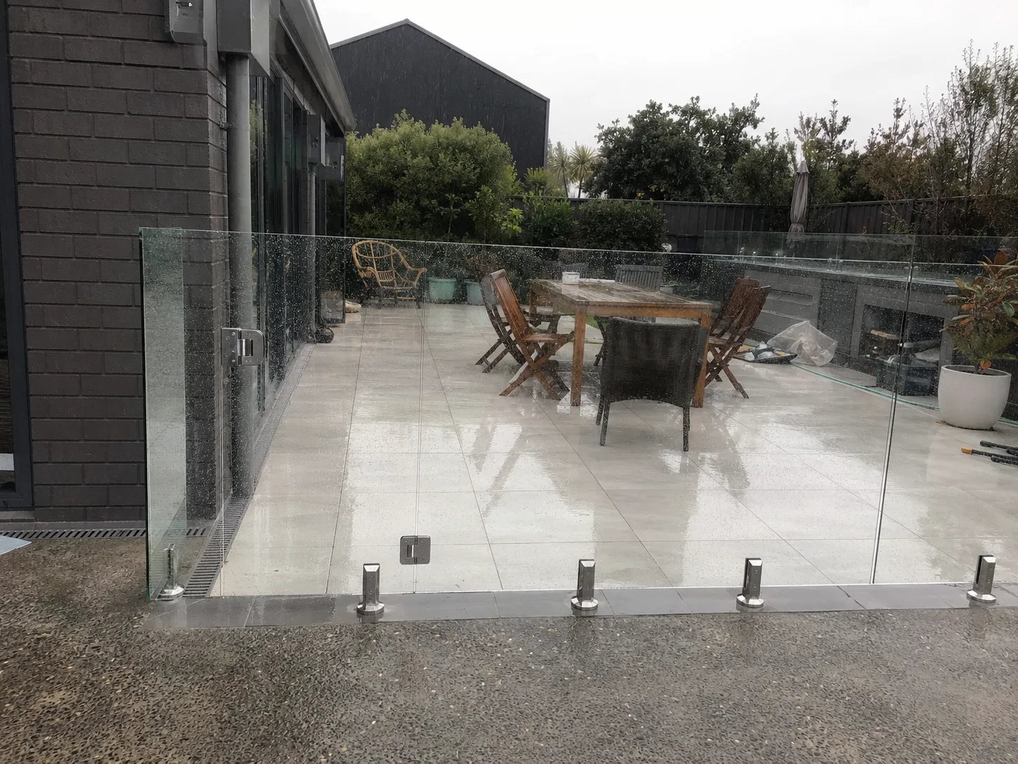 glass screen for an elevated terrace project in Flagstaff, Hamilton