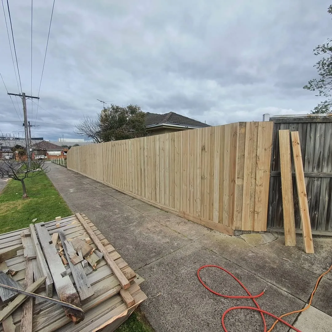 matching timber fence and side gate project in Hamilton
