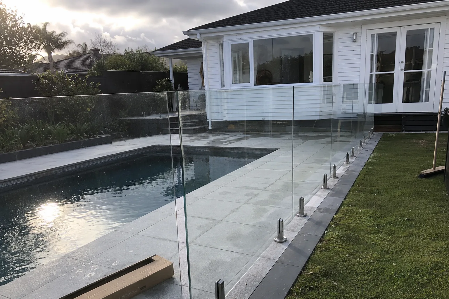 powder-coated aluminium pool fence in Arataki, Tauranga