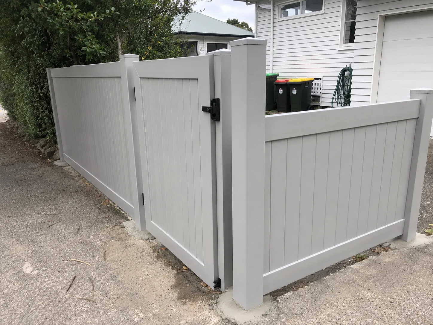 low-maintenance PVC garden fence in Strathmore Park, Wellington